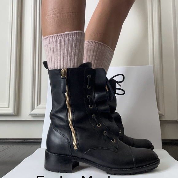 Valentino ankle boot in soft leather with ruffle detail. Size 39.5. - Picture 3 of 11